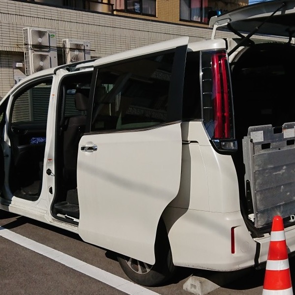 送迎車の換気・消毒3