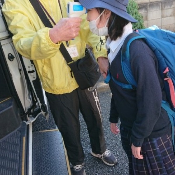 乗車前に検温を実施2(学校送迎時)